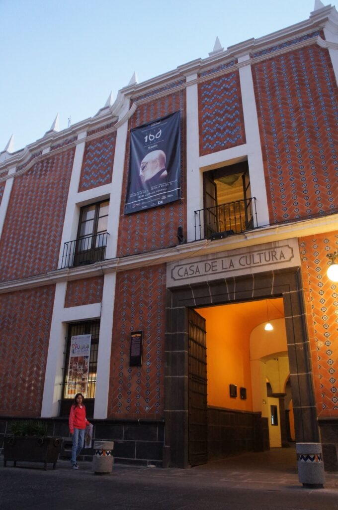 Fachada de la Casa de Cultura de la Ciudad de Puebla.